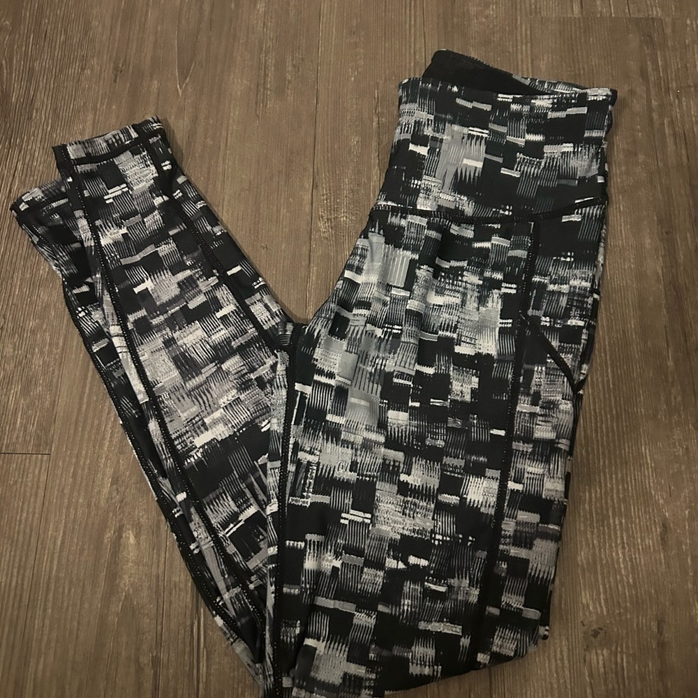 Black and White Patterned Leggings